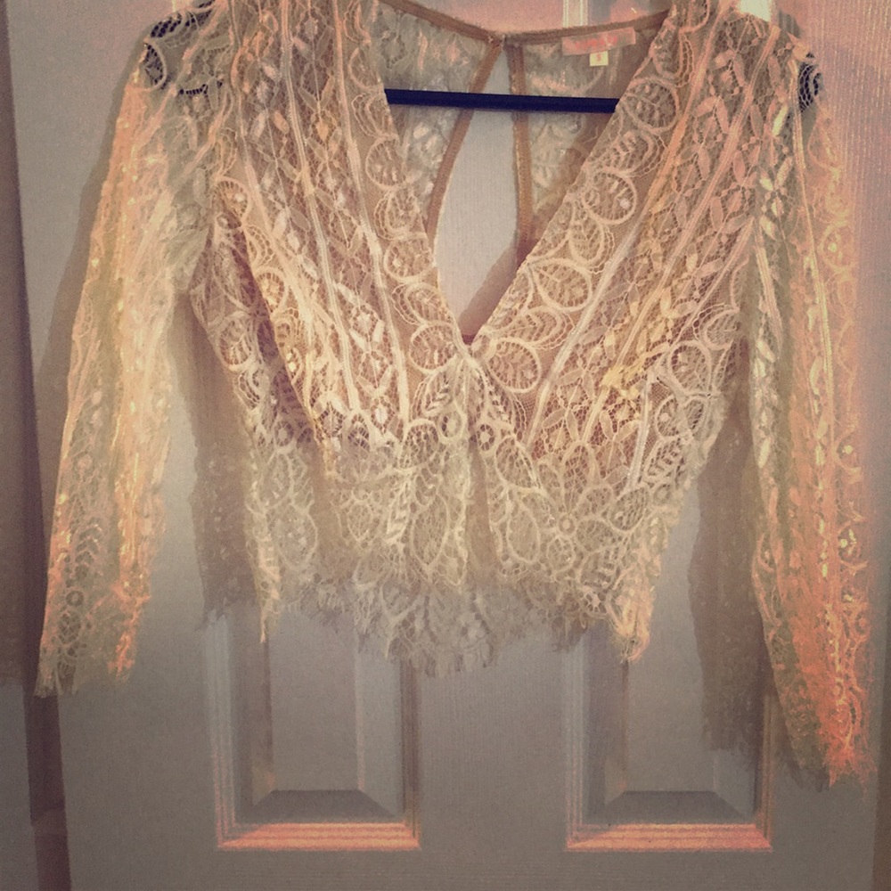 Luxxel  cream long sleeve crop top size small